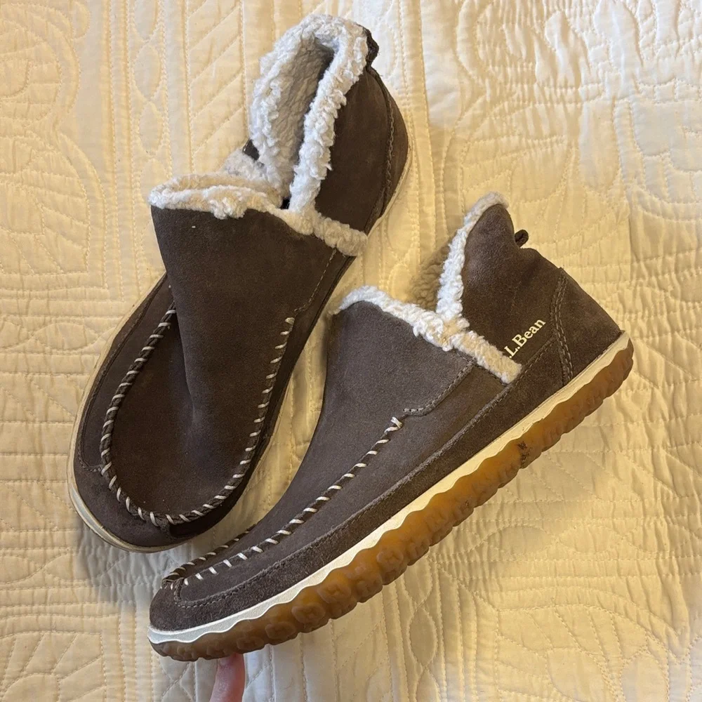 L.L. Bean women’s mountain slipper - Picture 1 of 4